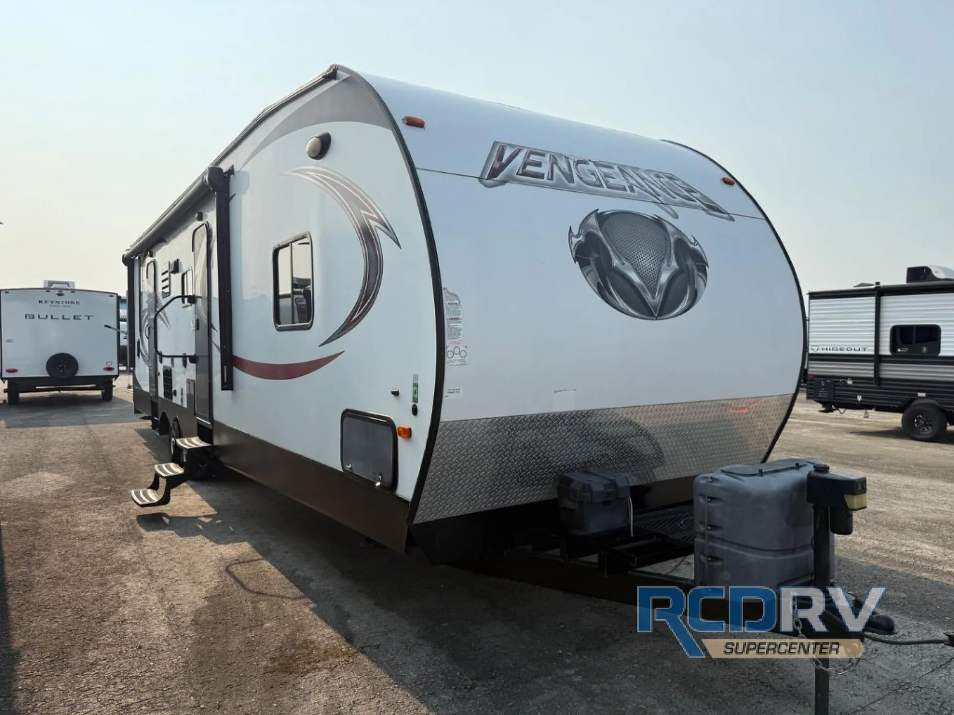 2016 Forest River Vengeance Super Sport 31V - Photo 3