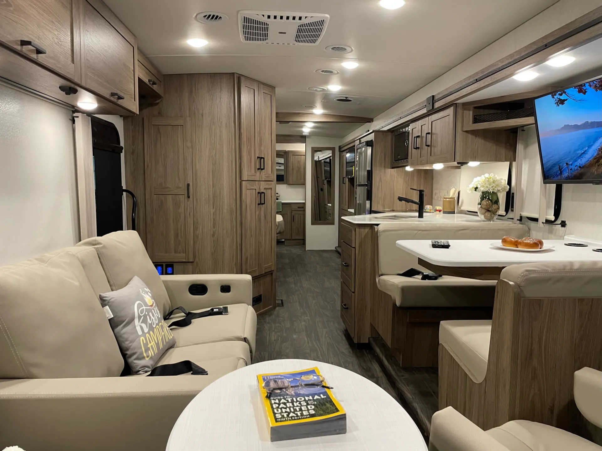 2025 Winnebago Sunstar 33K - Photo 4