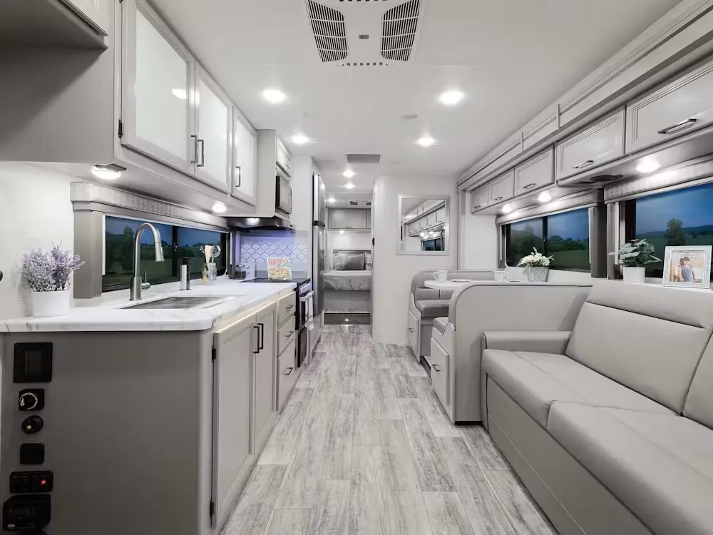 2024 Thor Motor Coach Chateau 31EV, Photos photo 3