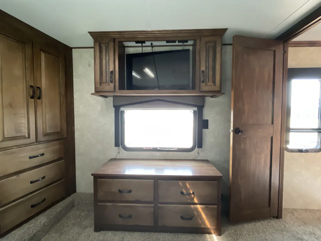 2014 Keystone Raptor 415, Photos photo 28