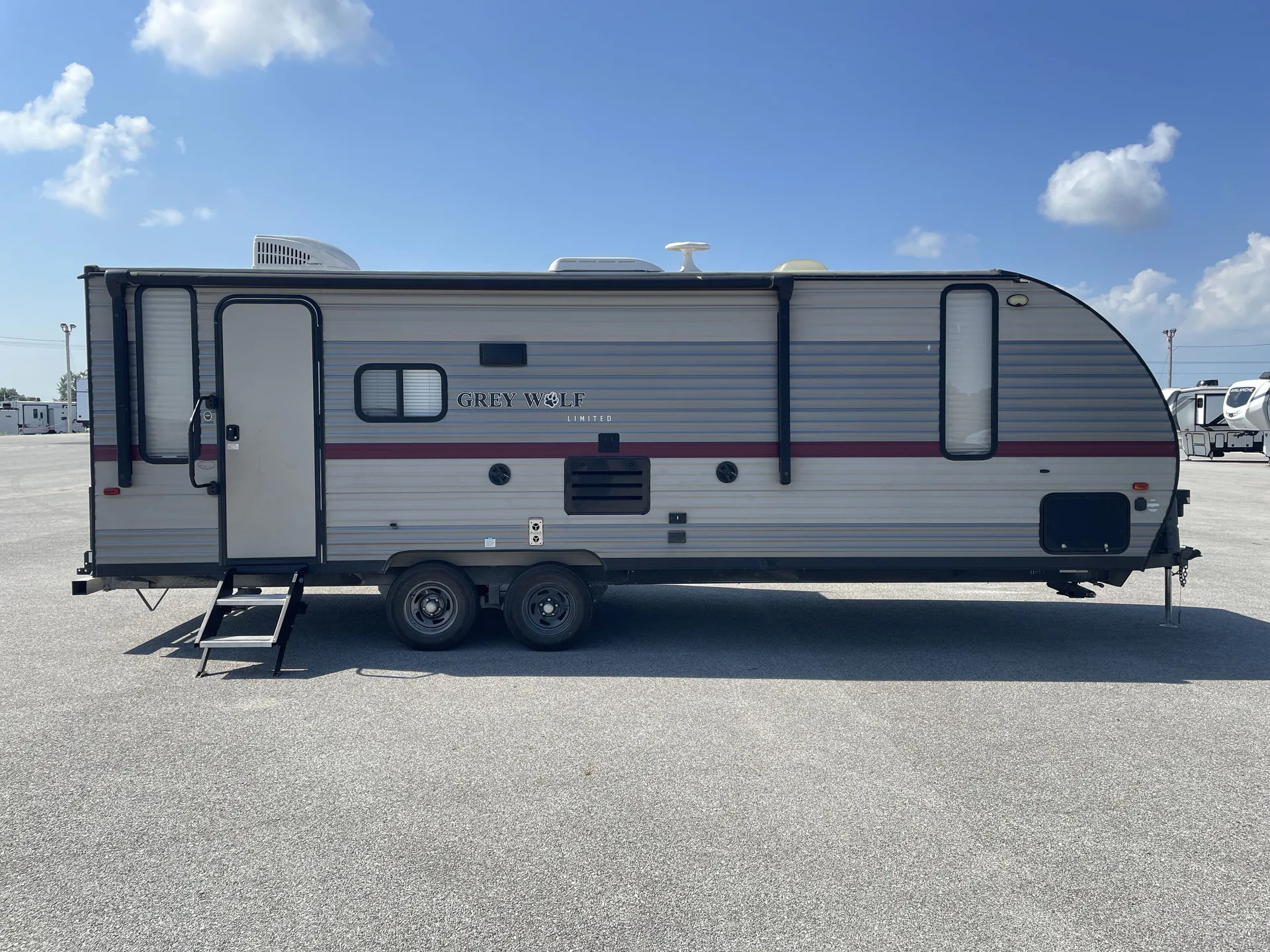 2018 Forest River Cherokee Grey Wolf 23MK — campside