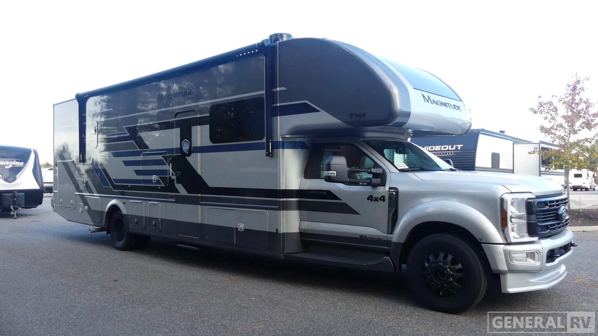 2026 Thor Motor Coach Magnitude Grand R36 - Photo 2