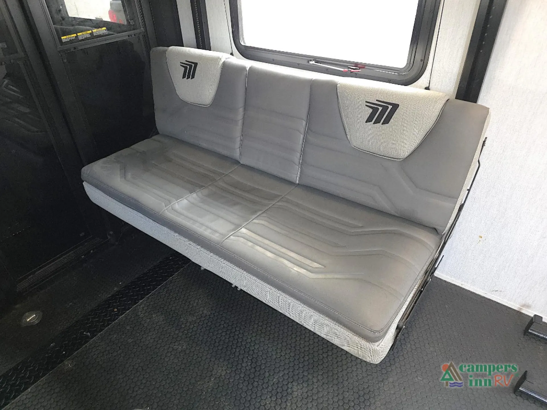 2023 Grand Design Momentum G-Class 31G - Photo 4