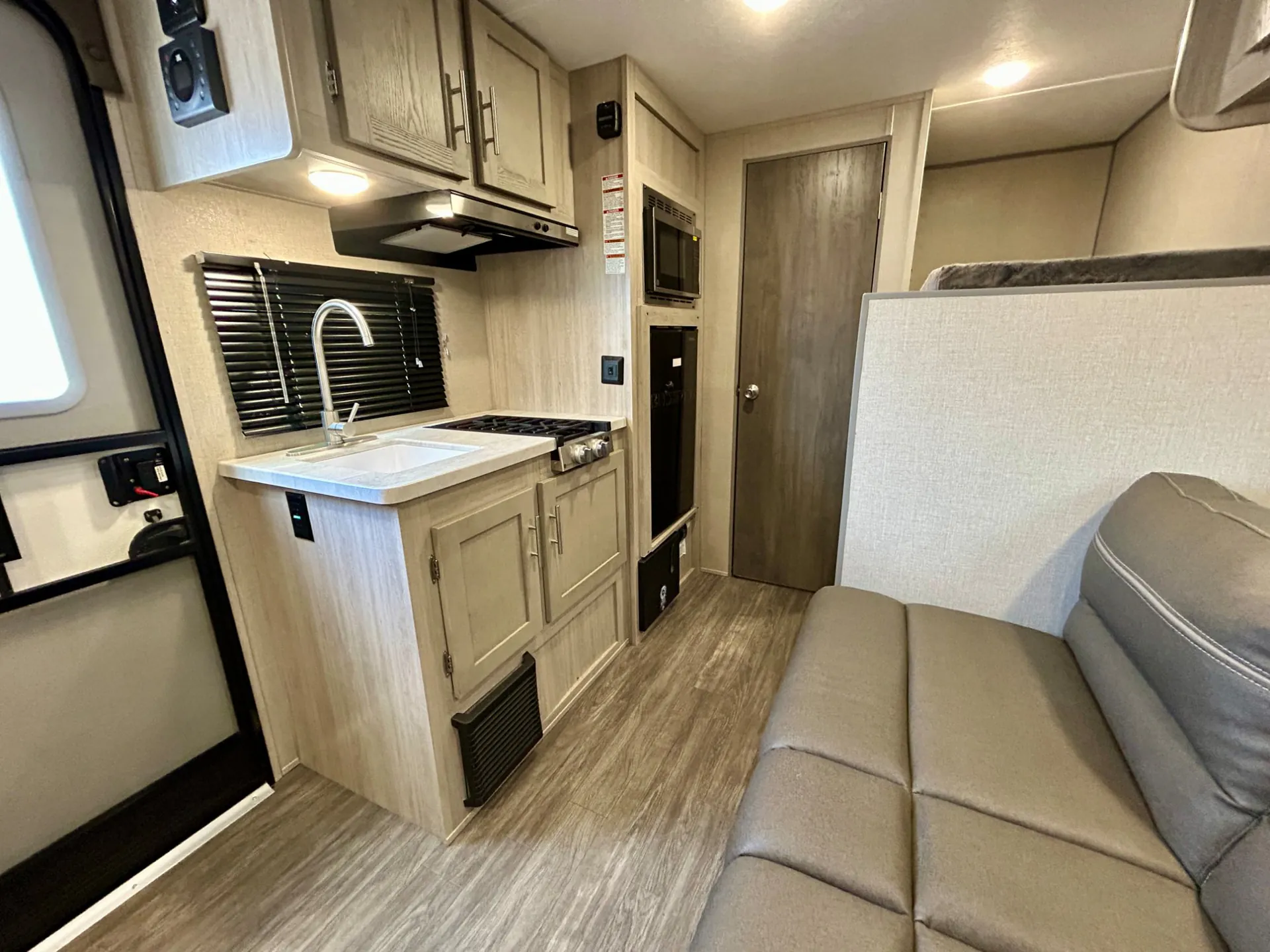 2023 Forest River Aurora Light 16BHX - Photo 3