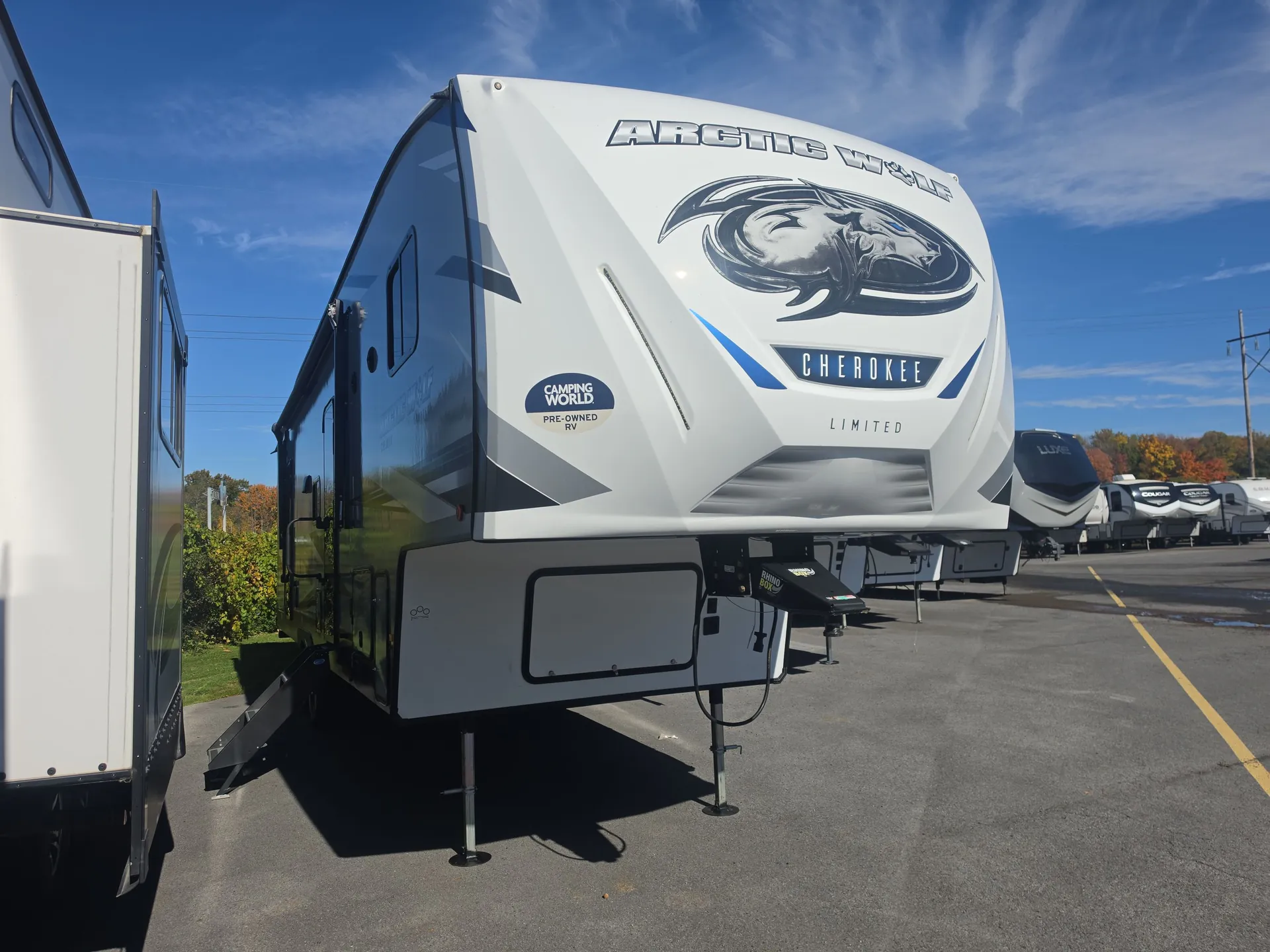 2023 Forest River Cherokee Arctic Wolf 321BH - Photo 2