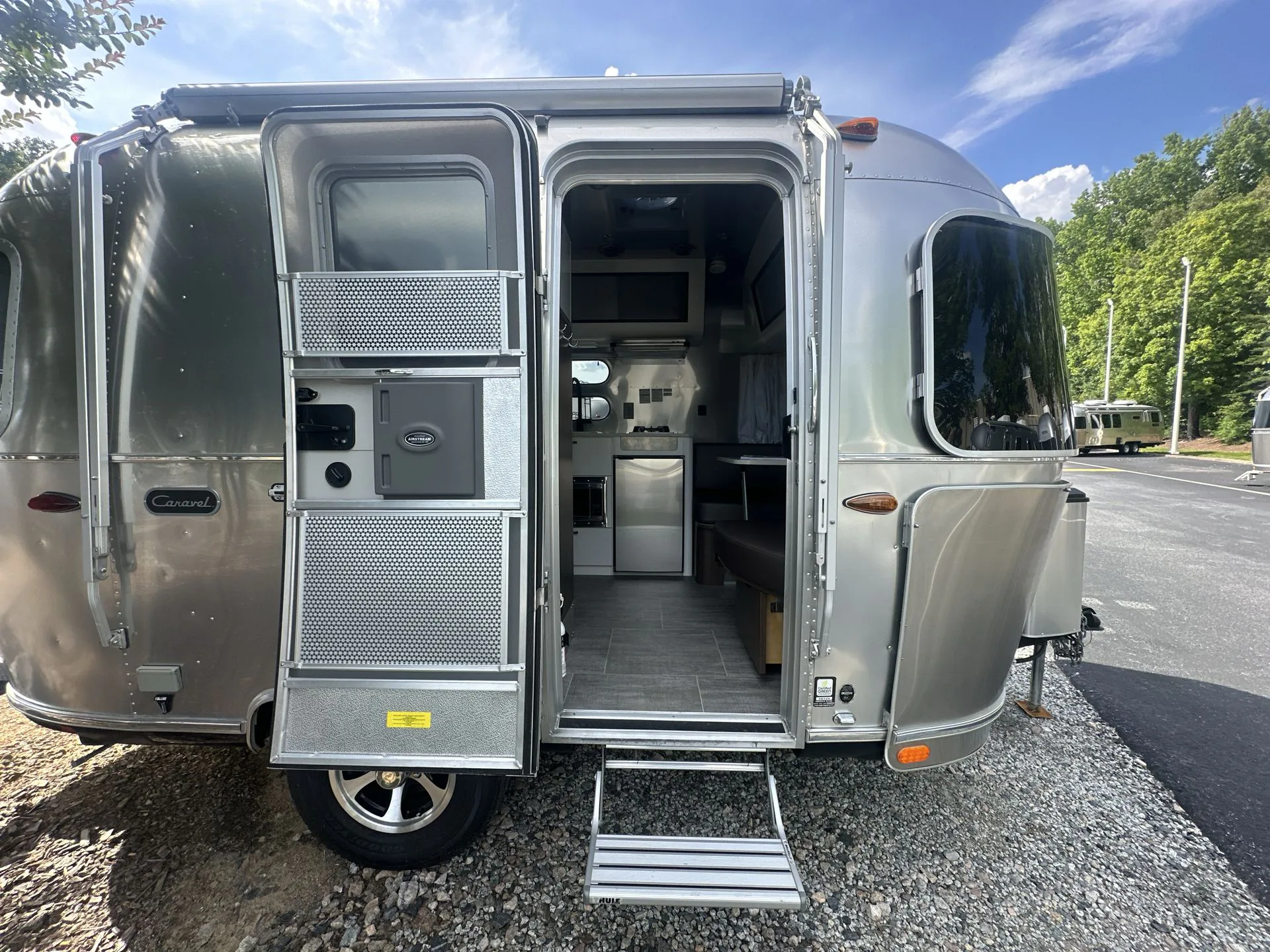 2020 Airstream Caravel 16RB - Photo 4