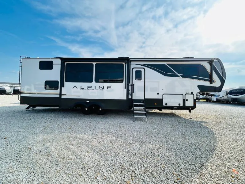 2025 Keystone Alpine Avalanche Edition 390DS - Photo 4