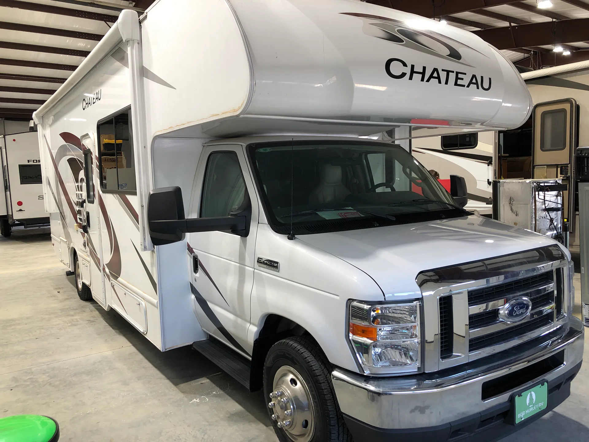 2023 Thor Motor Coach Chateau 27R - Photo 2