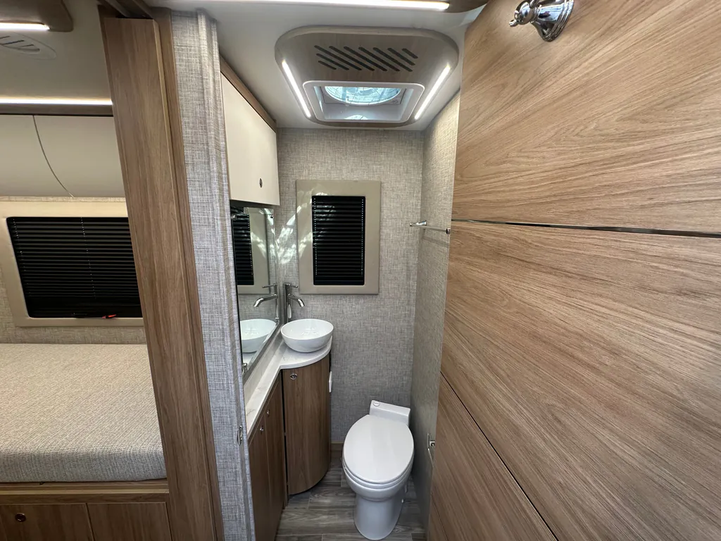 2026 Tiffin Wayfarer 25 XLW, Photos photo 64