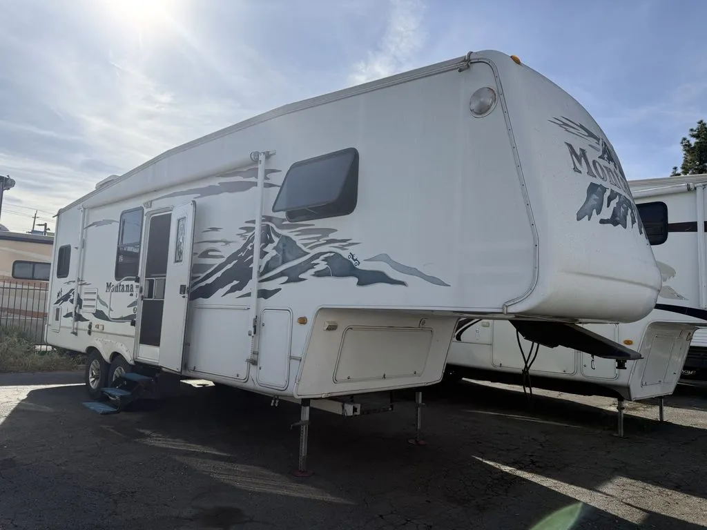 2005 KEYSTONE MONTANA 2950RK - Photo 2