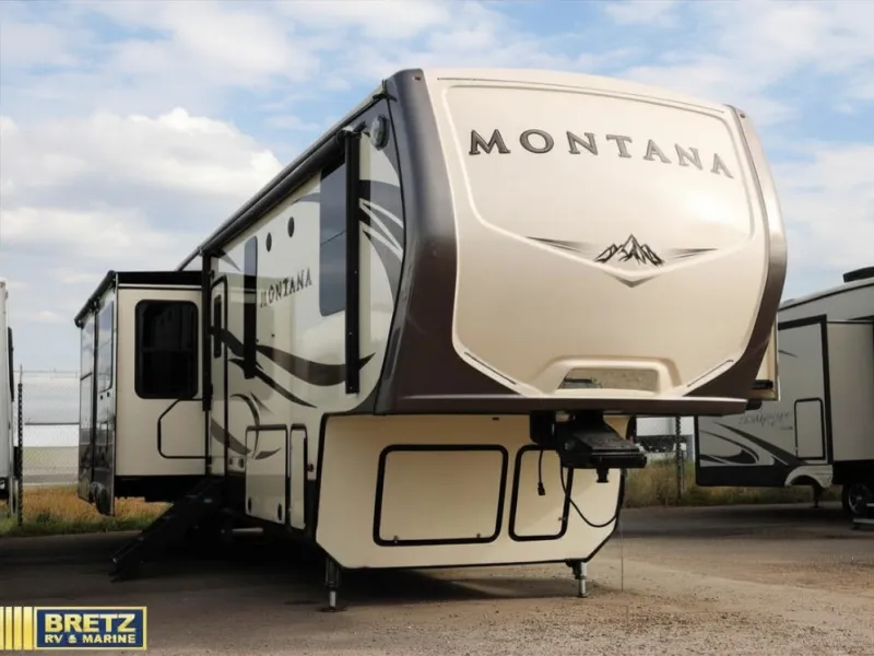 2018 Keystone Montana 3661RL - Photo 2