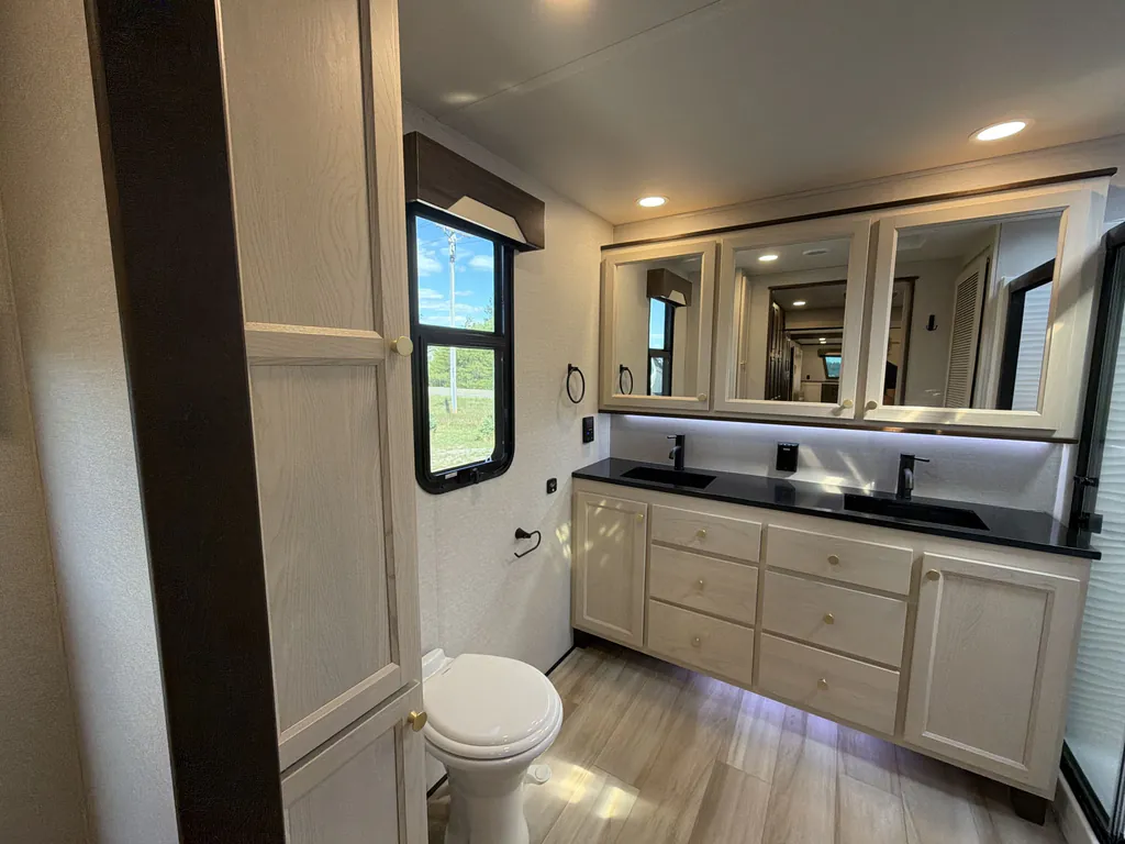 2025 Forest River Cedar Creek 370FL, Photos photo 18