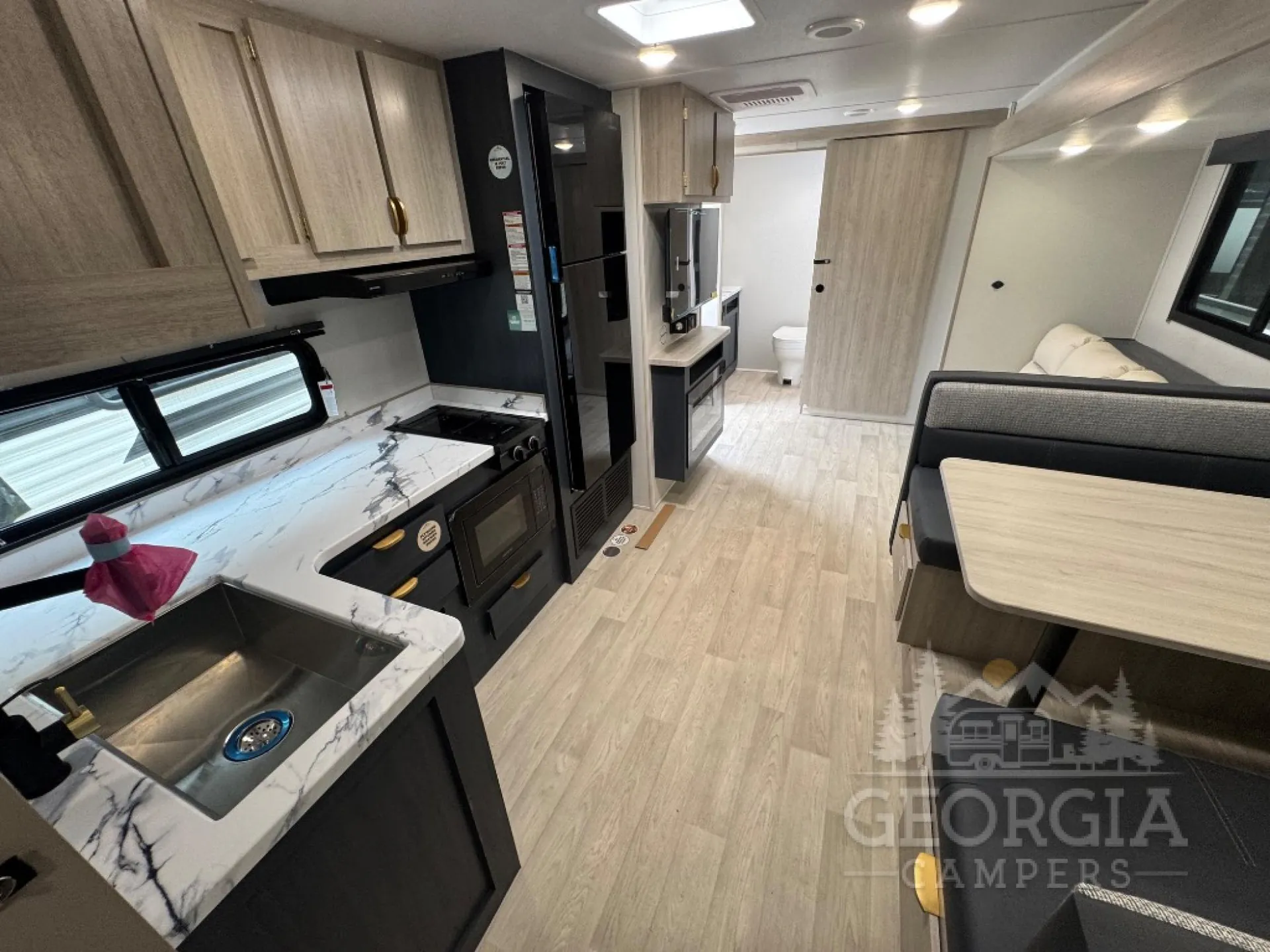 2026 East to West Acclaim 2600RB - Photo 3