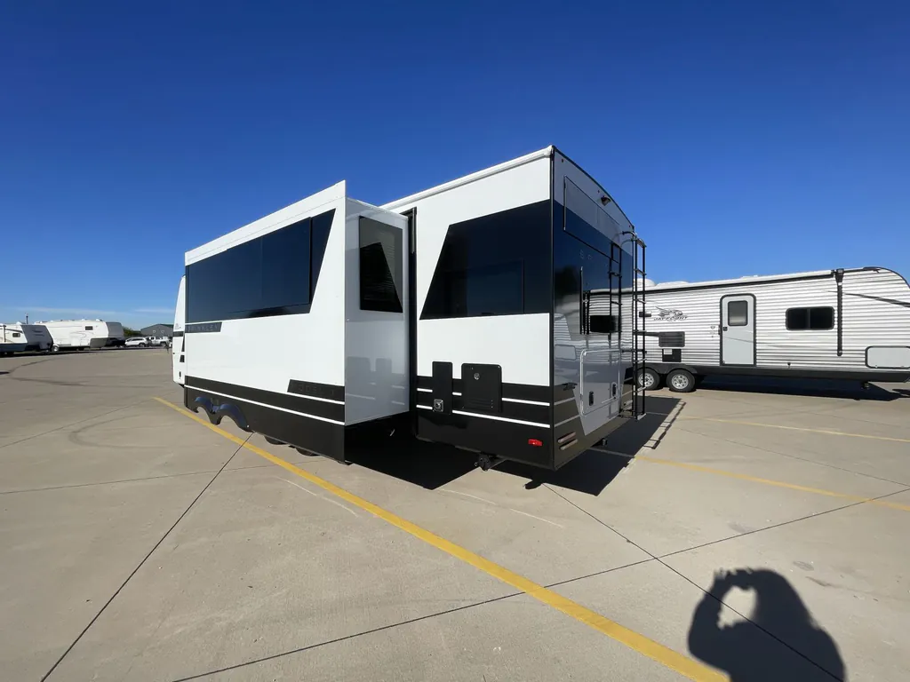 2027 Brinkley Model I 290, Photos photo 5