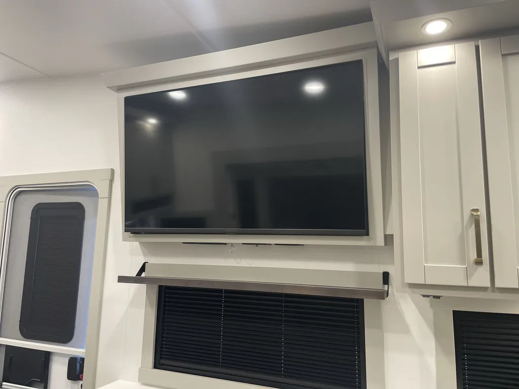 2026 Brinkley Model Z 2810, Photos photo 12