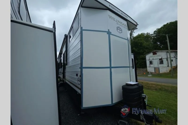 2026 Forest River Wildwood Grand Lodge 42ICE - Photo 3