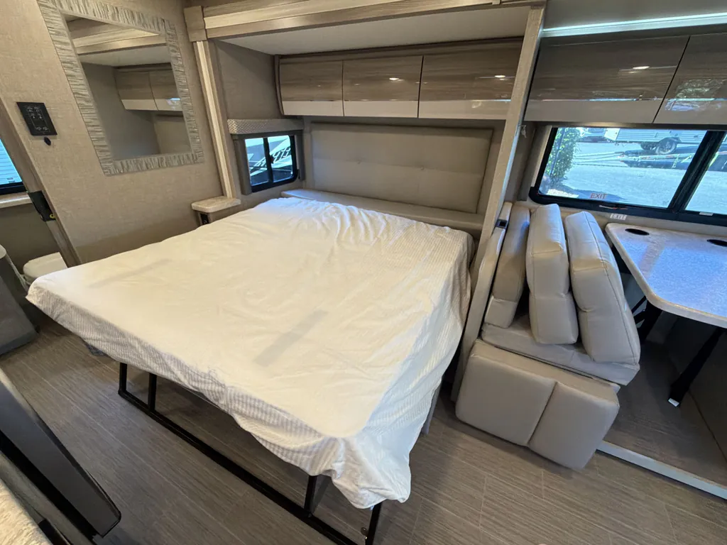 2021 Thor Motor Coach Tiburon 24FB, Photos photo 9