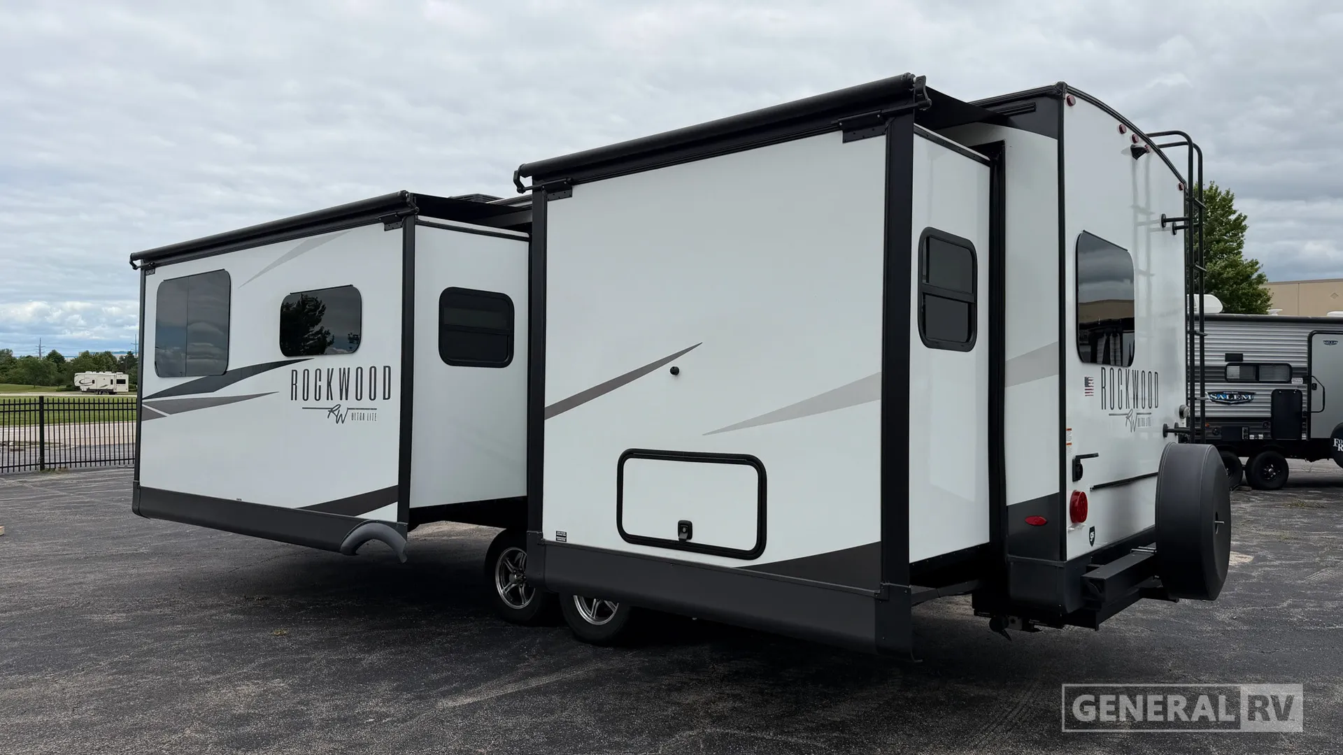 2024 Forest River Rockwood Ultra Lite 2608BS - Photo 4