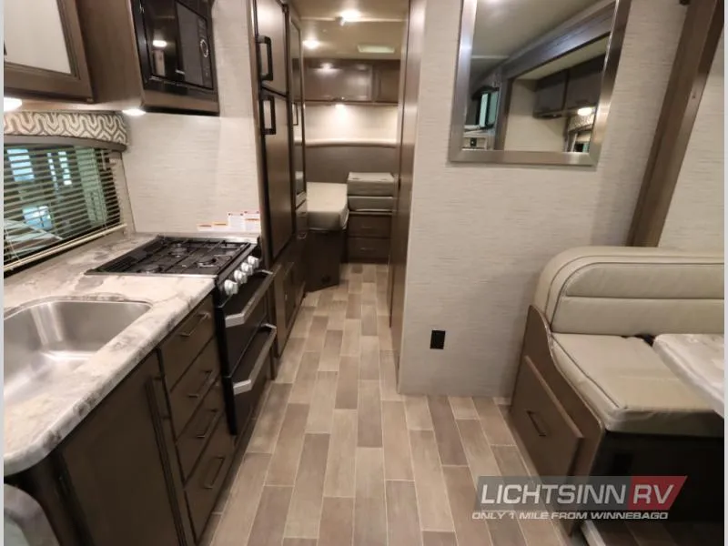 2021 Thor Motor Coach Chateau 25V - Photo 3