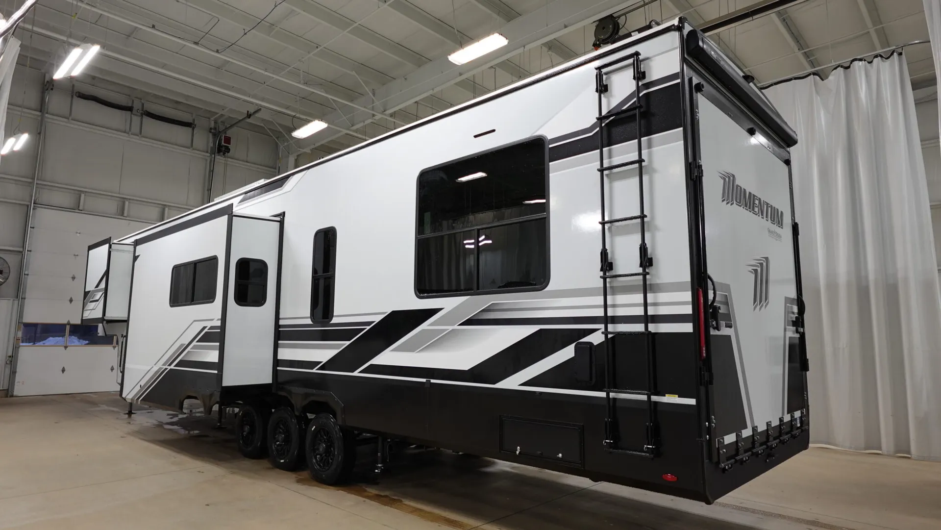 2026 Grand Design Momentum G-Class 394G - Photo 4