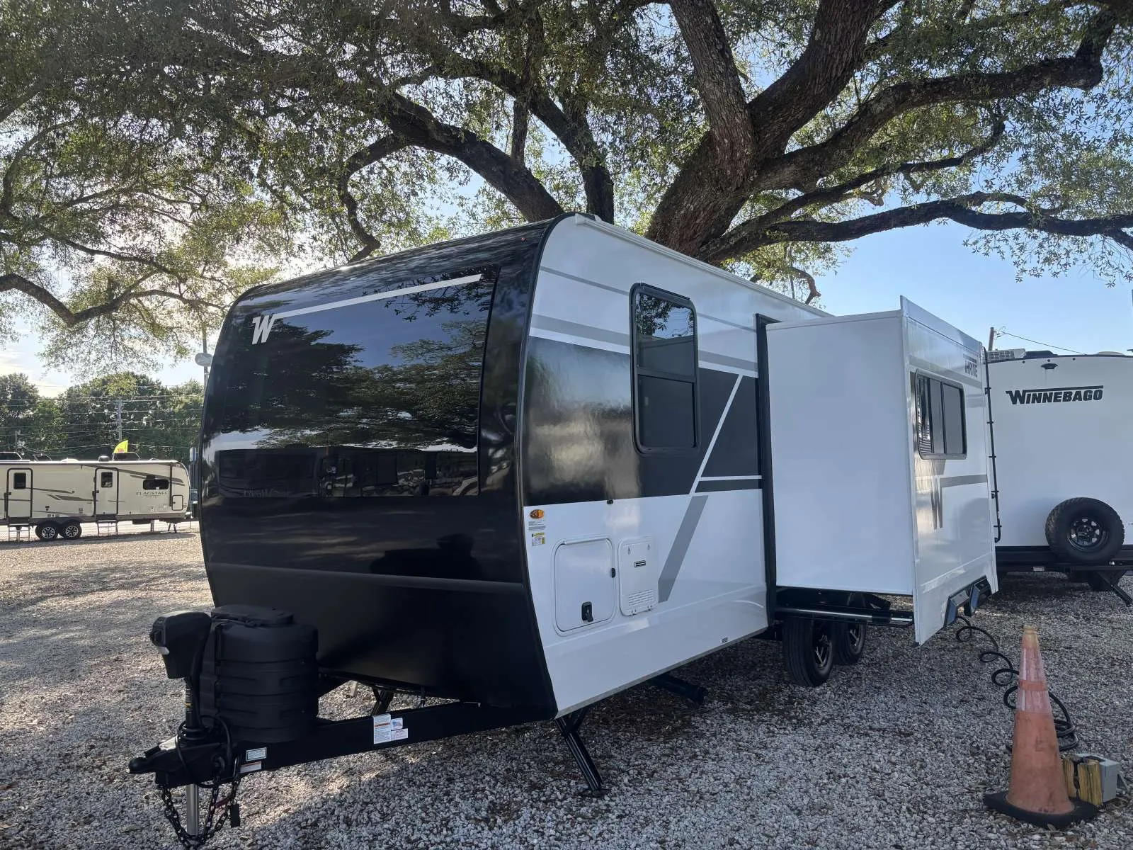 2026 Winnebago Thrive 22RBS - Photo 3