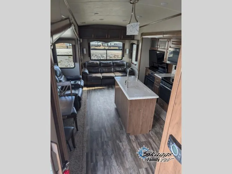 2018 Forest River Cedar Creek Silverback 33IK - Photo 4