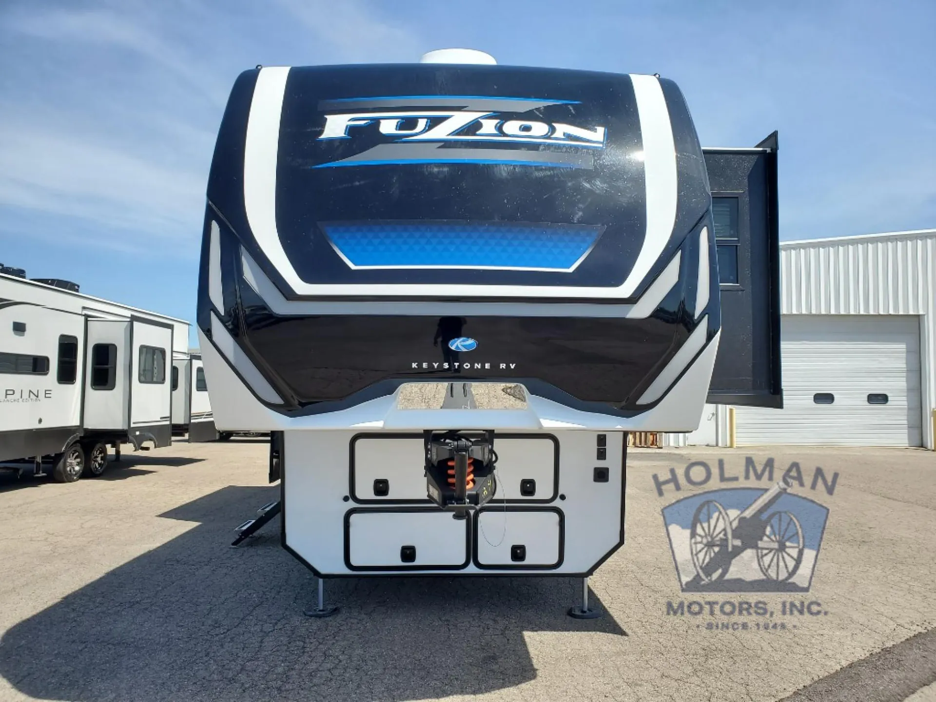 2025 Keystone Fuzion 440 - Photo 3