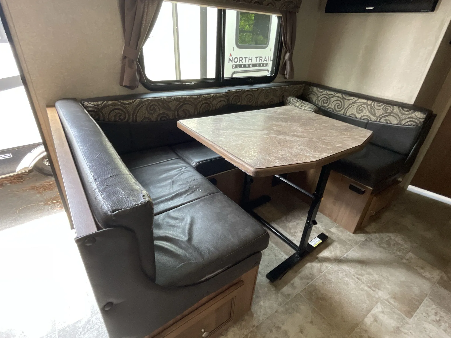 2018 Forest River Flagstaff Micro Lite 25KS — control center