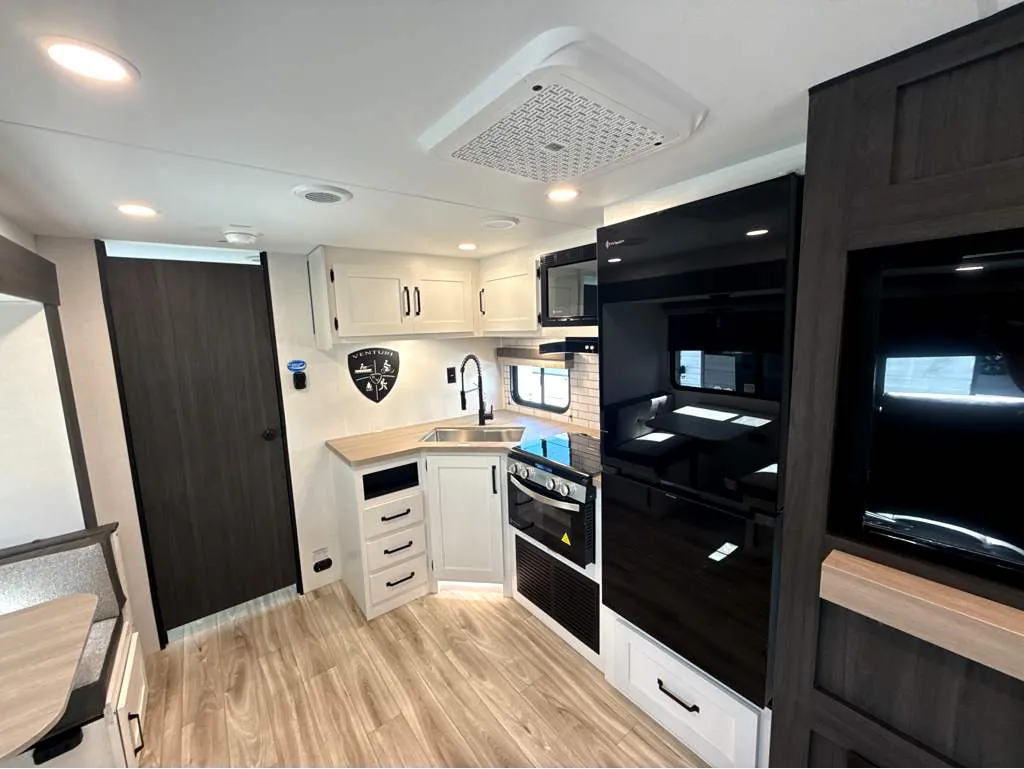 2027 Venture RV Sienna SA271VBH, Photos photo 12