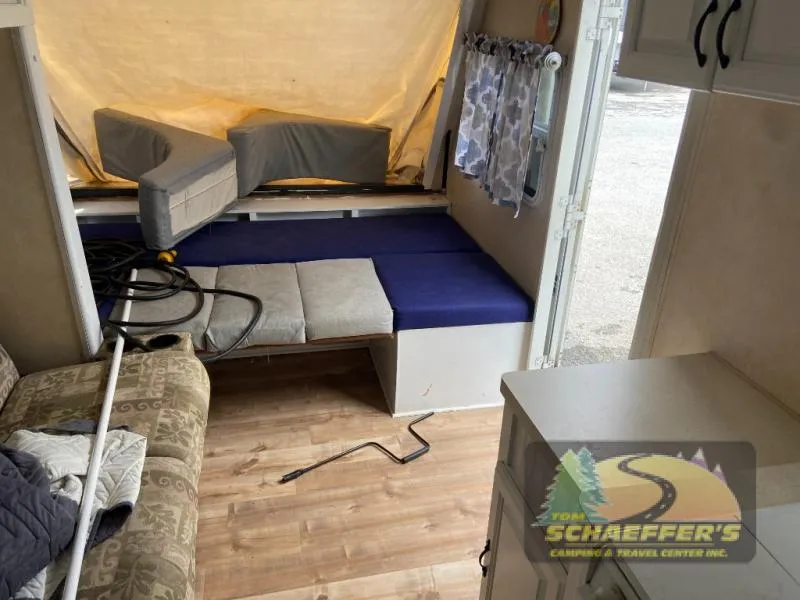 2004 Forest River RV Shamrock Used    23 B - Photo 3