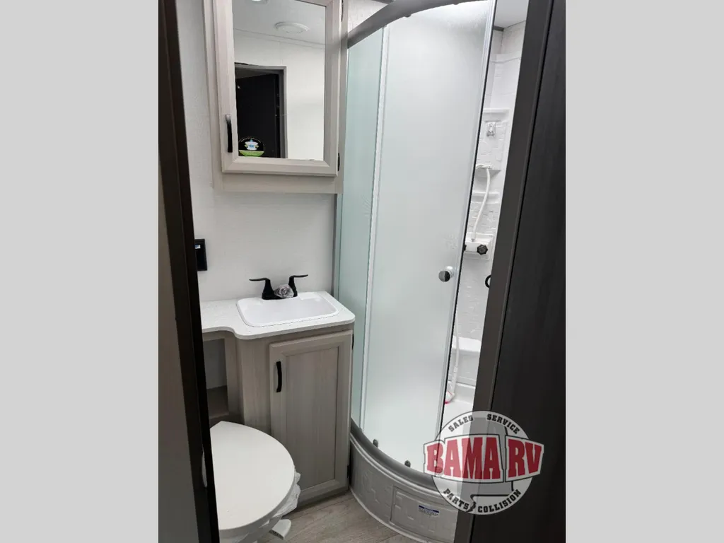 2027 Coachmen Catalina Legacy Edition 333DBDSCK, Photos photo 20