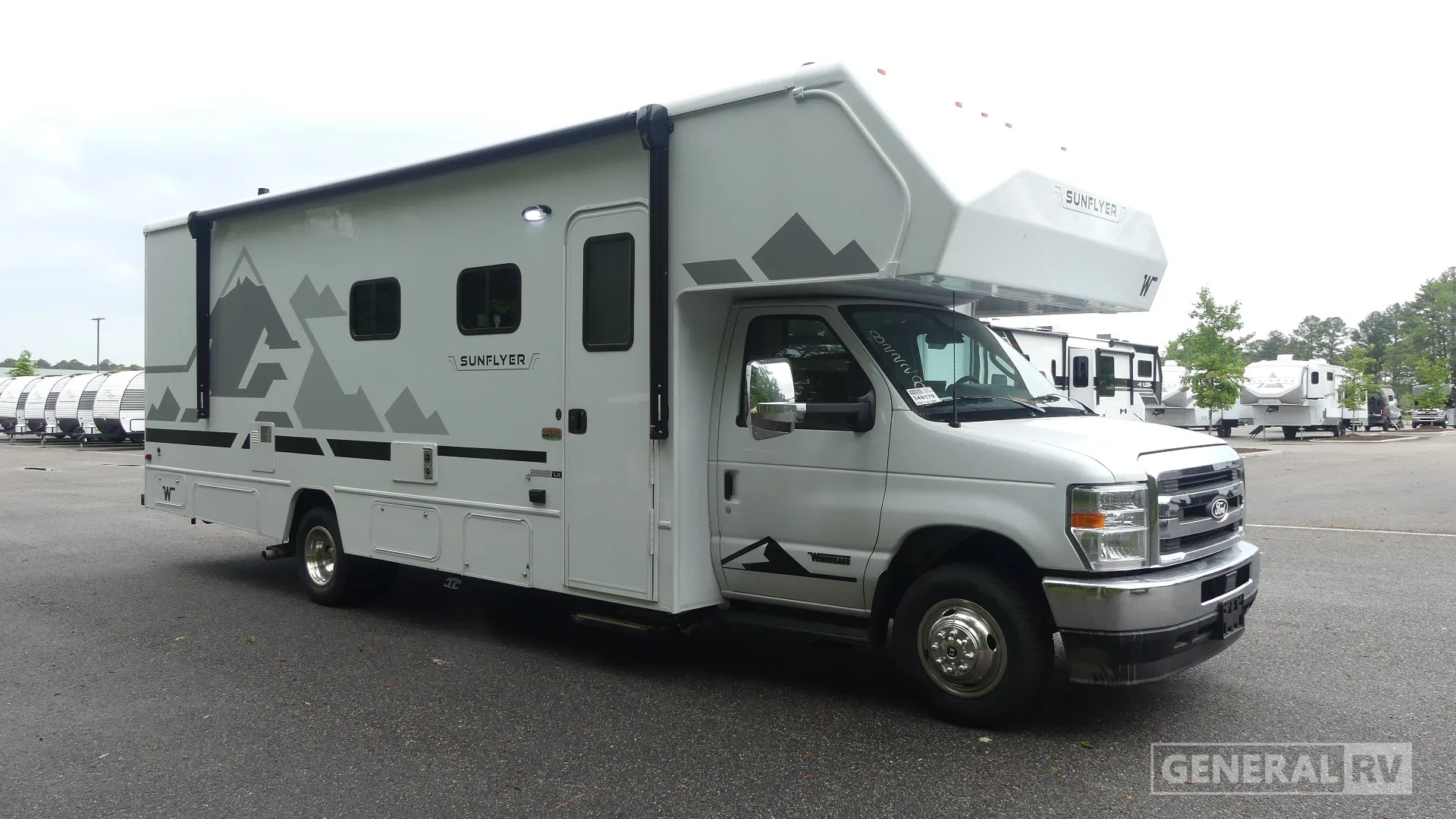 2027 Winnebago Sunflyer 28MB - Photo 2