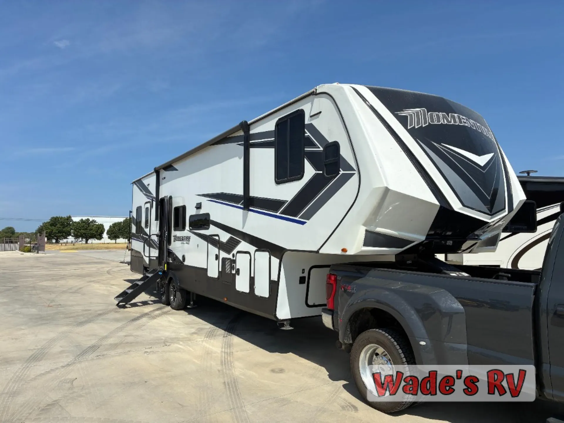 2021 Grand Design Momentum G-Class 353G - Photo 2