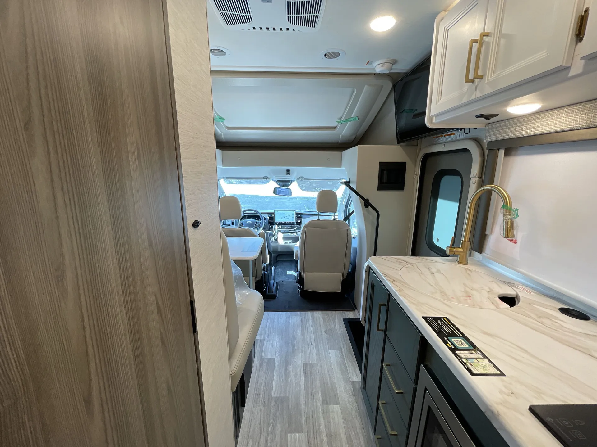 2025 Thor Motor Coach Eddie Bauer 22ET — living area main