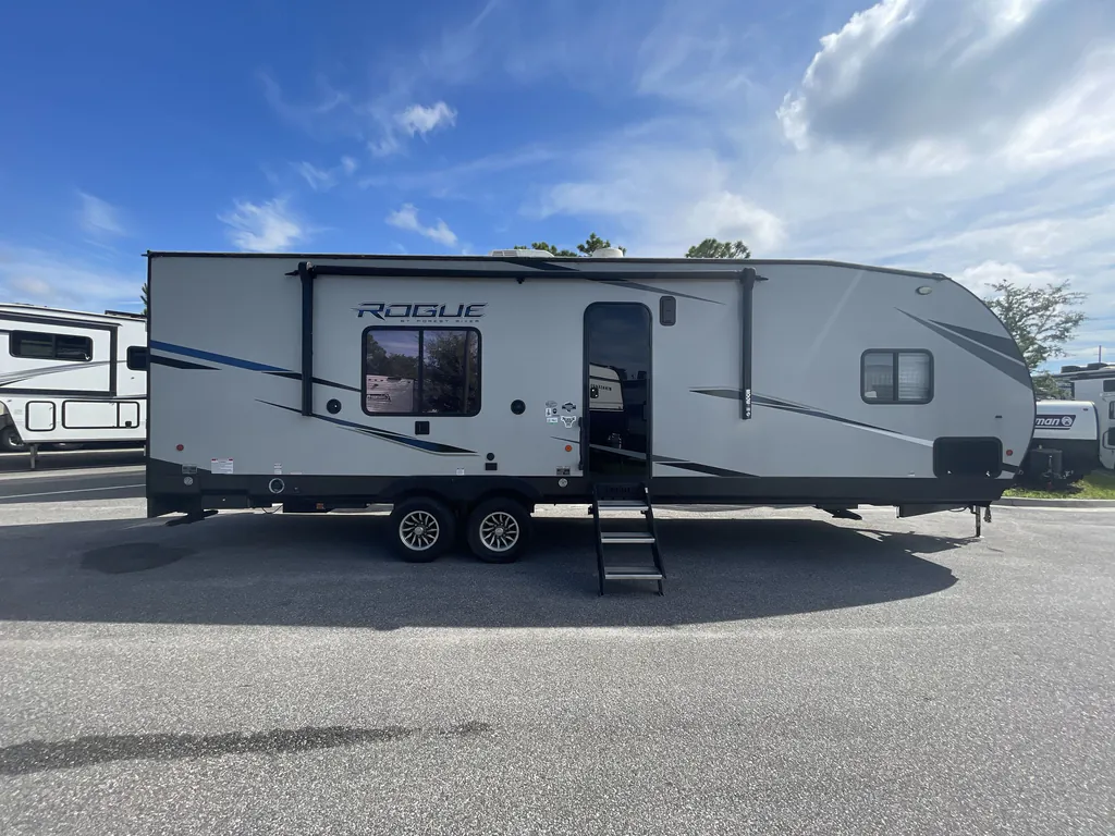 2022 Forest River Vengeance Rogue 26V, Photos photo 4