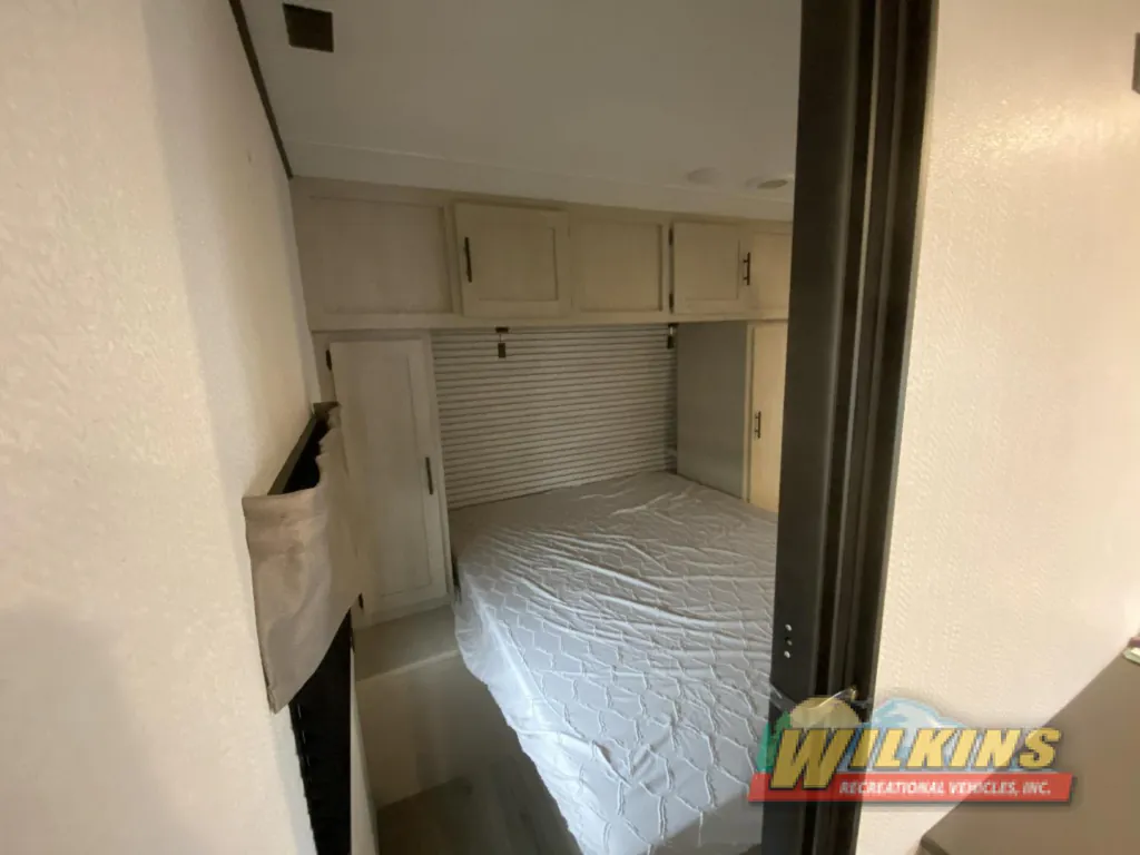 2026 Shasta RVs i-5 Edition 527BHS, Photos photo 18