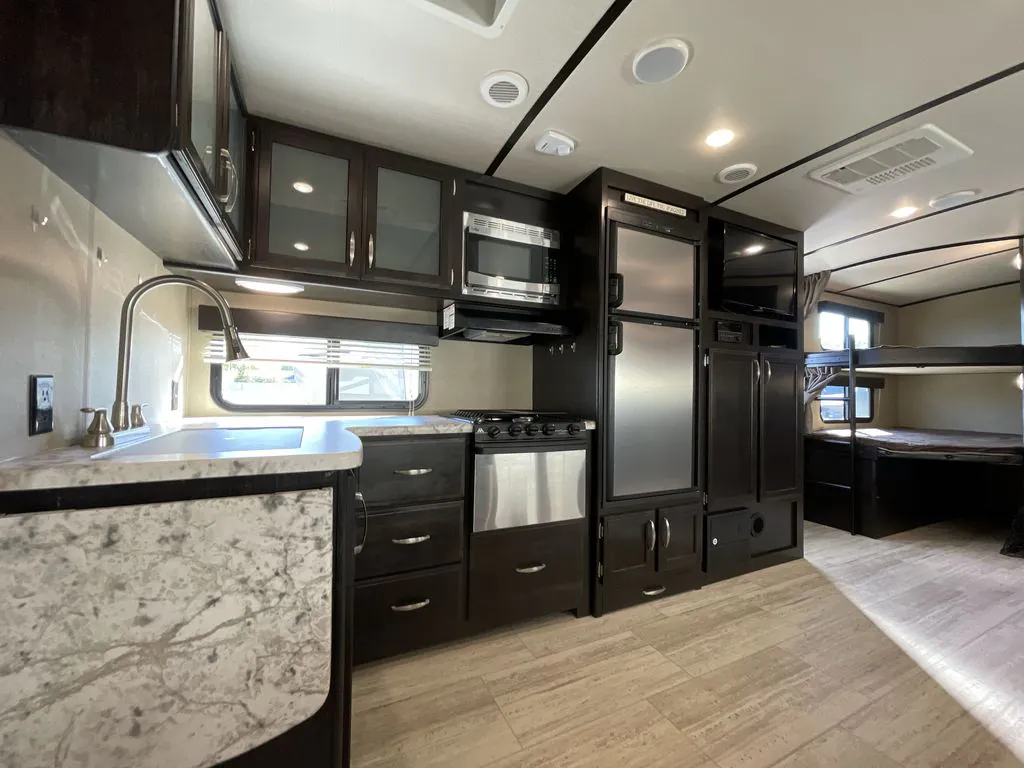 2017 Grand Design Imagine 2800BH, Photos photo 12