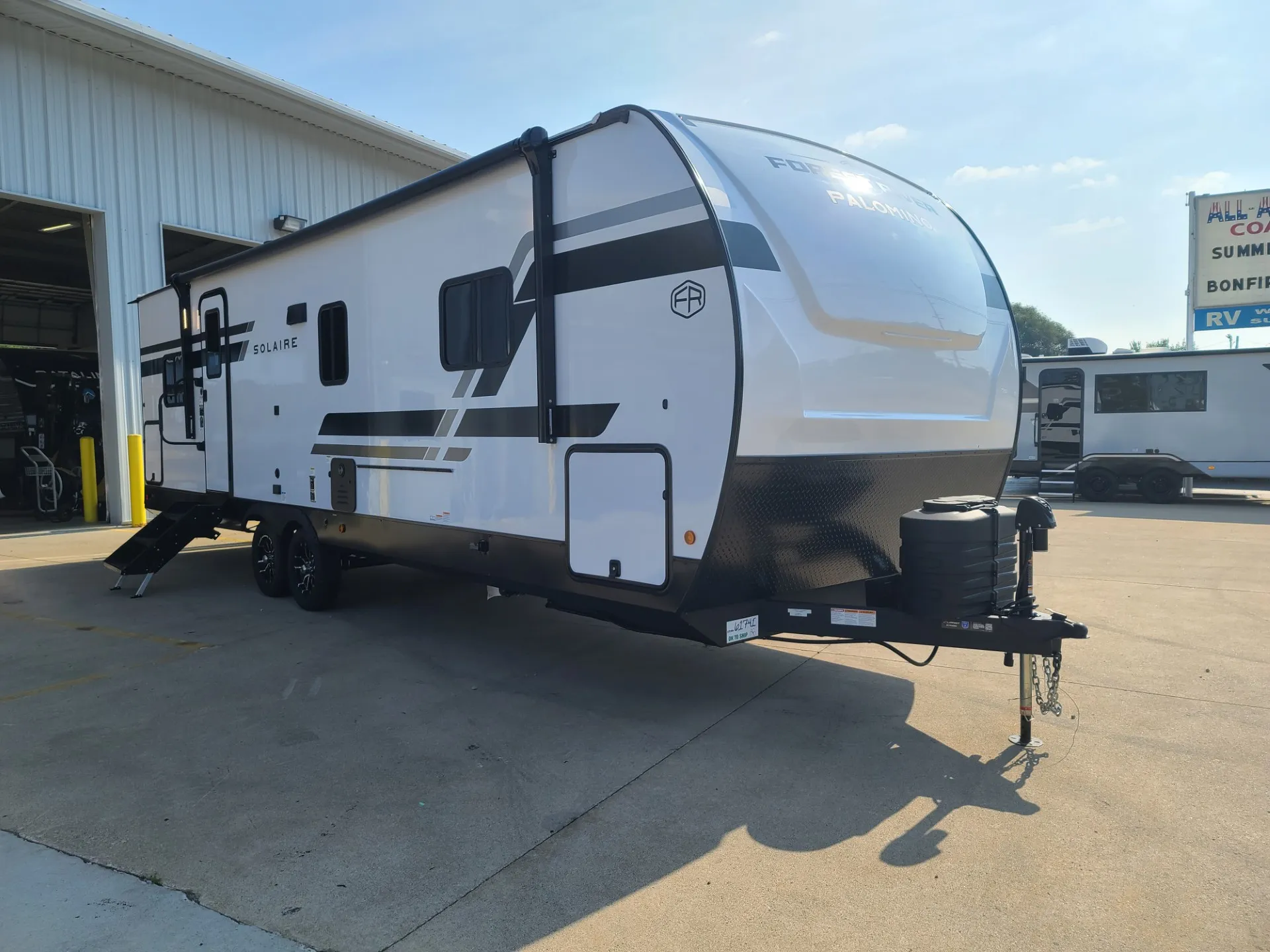 2027 Palomino Palomino Solaire 239FKBS - Photo 2