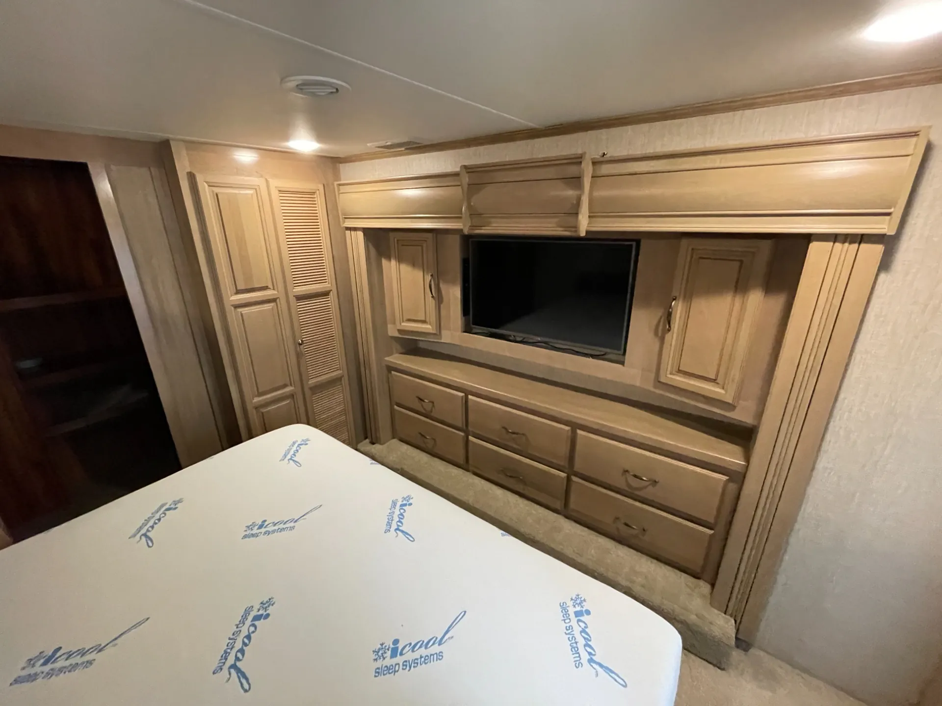 2016 CrossRoads Redwood 38RD