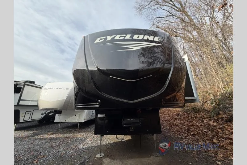 2026 Heartland Cyclone 3913 - Photo 3