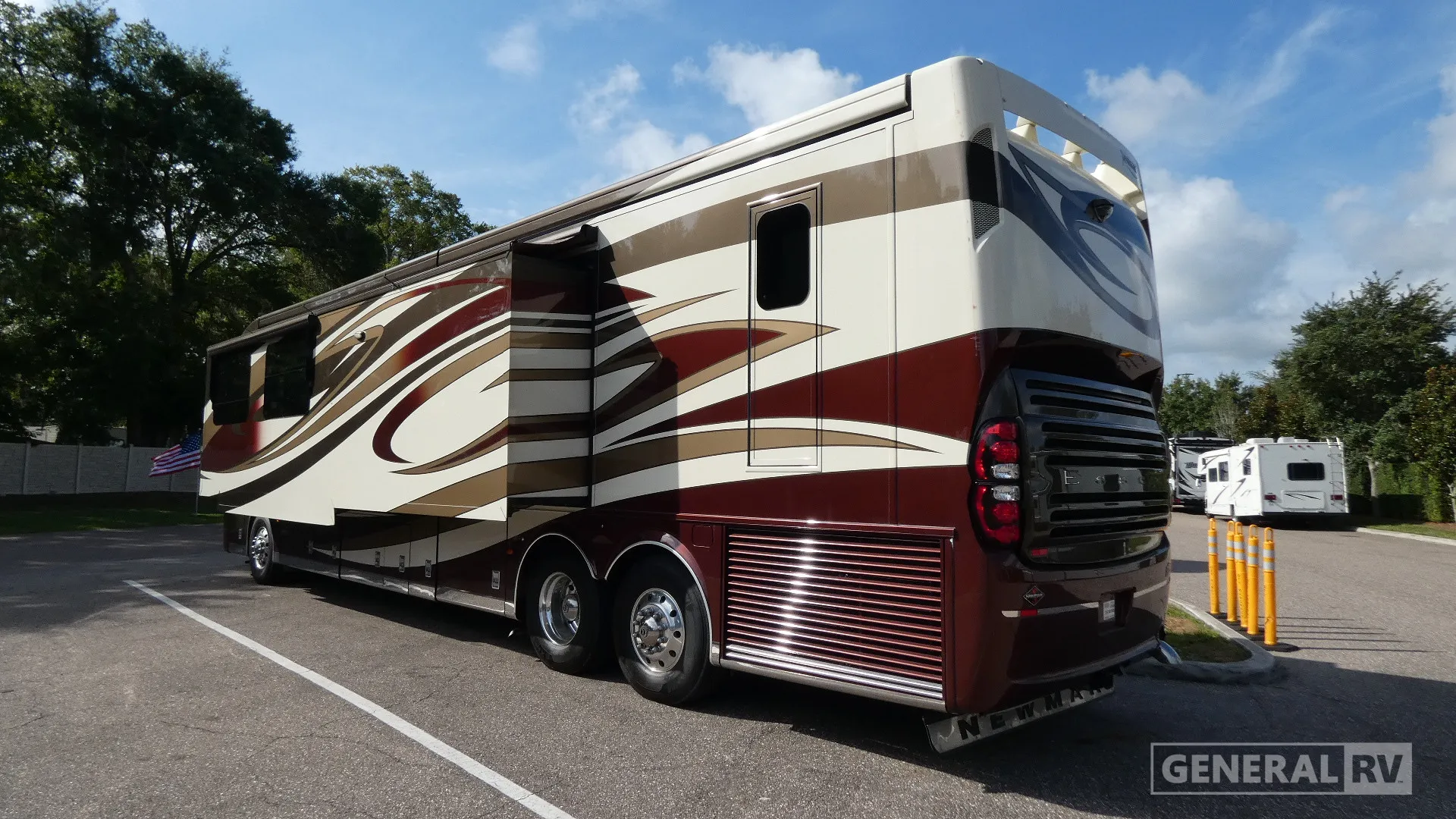 2017 Newmar Essex 4519 - Photo 4