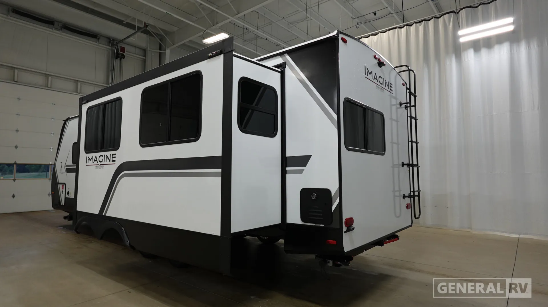 2026 Grand Design Imagine 2670MK - Photo 4