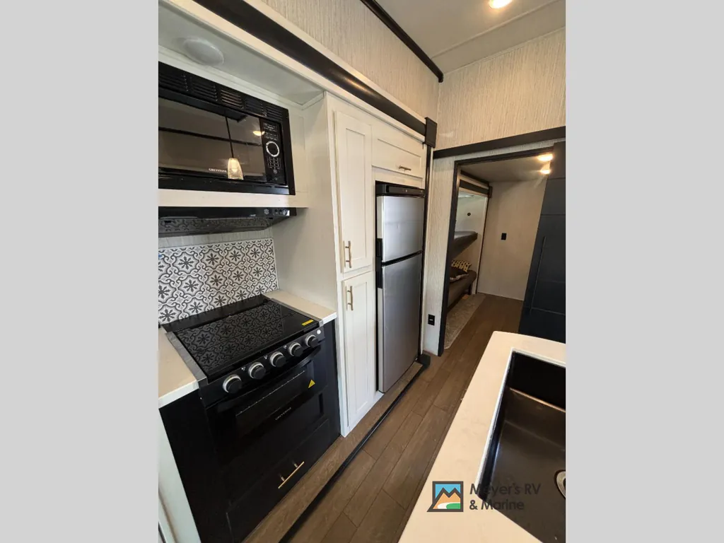 2022 Forest River Wildcat 369MBL, Photos photo 21