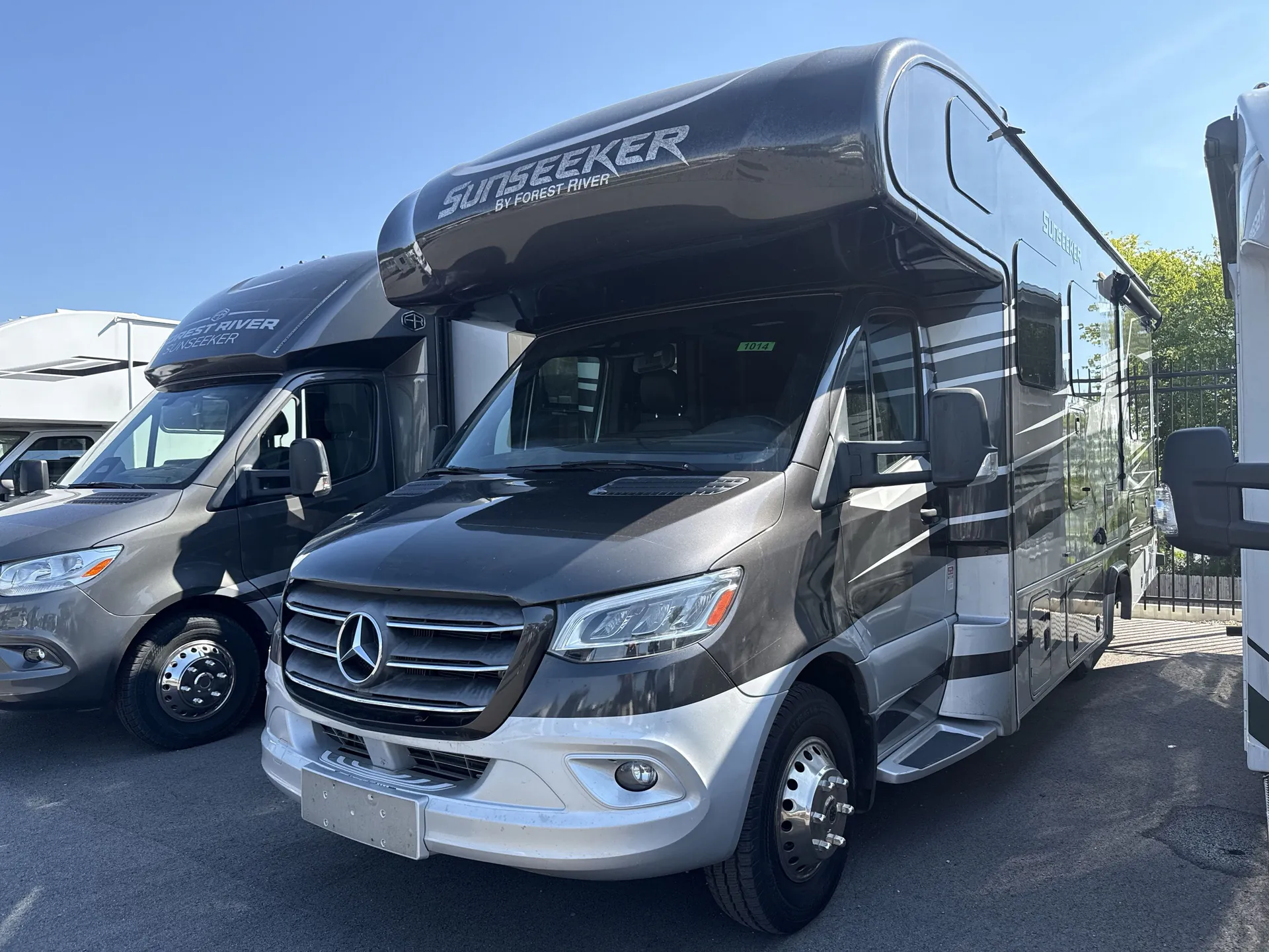 2020 Forest River Sunseeker MBS 2400Q - Photo 2