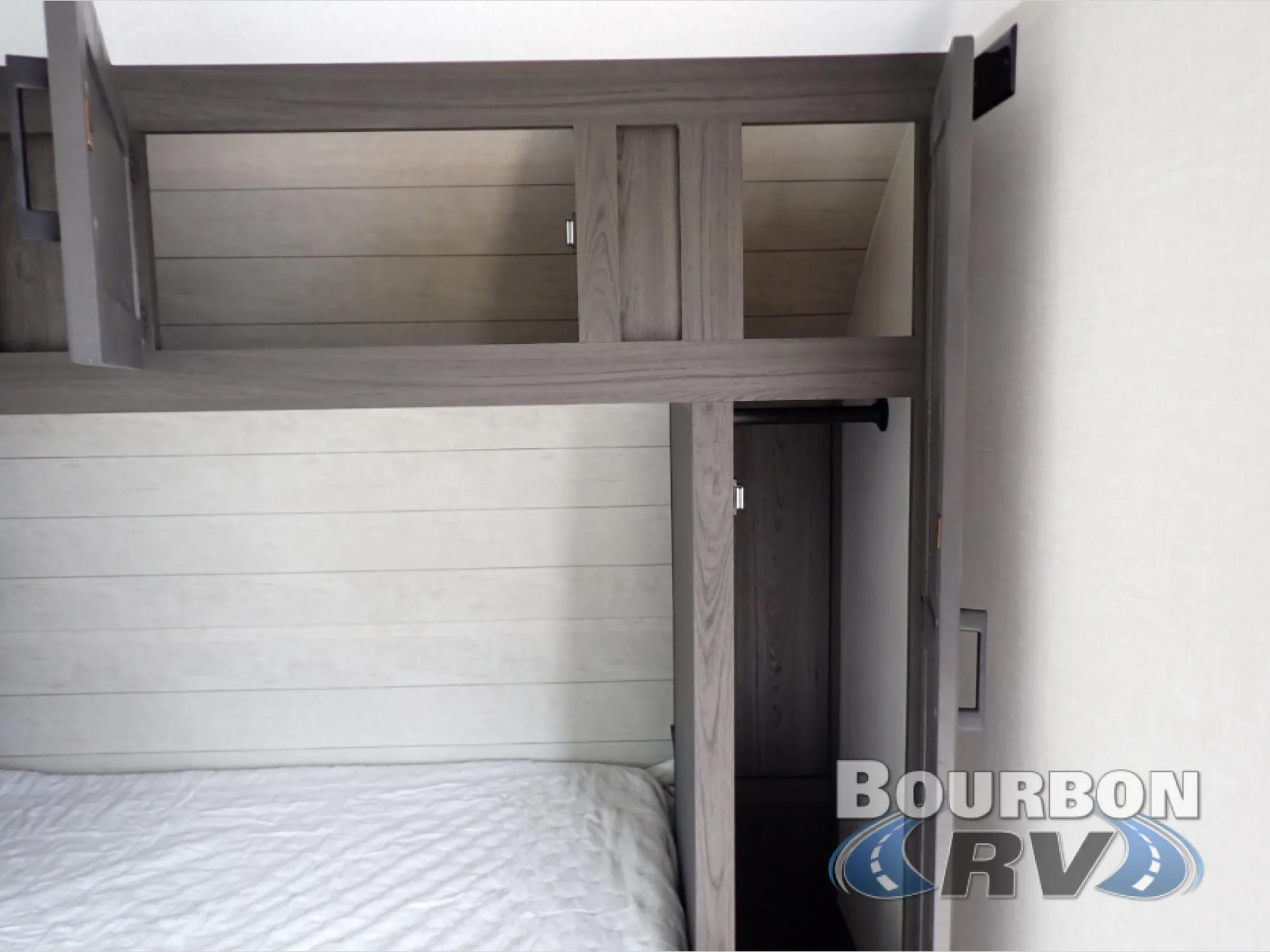 2026 Venture RV SportTrek Stinger STS192VRB - Photo 4