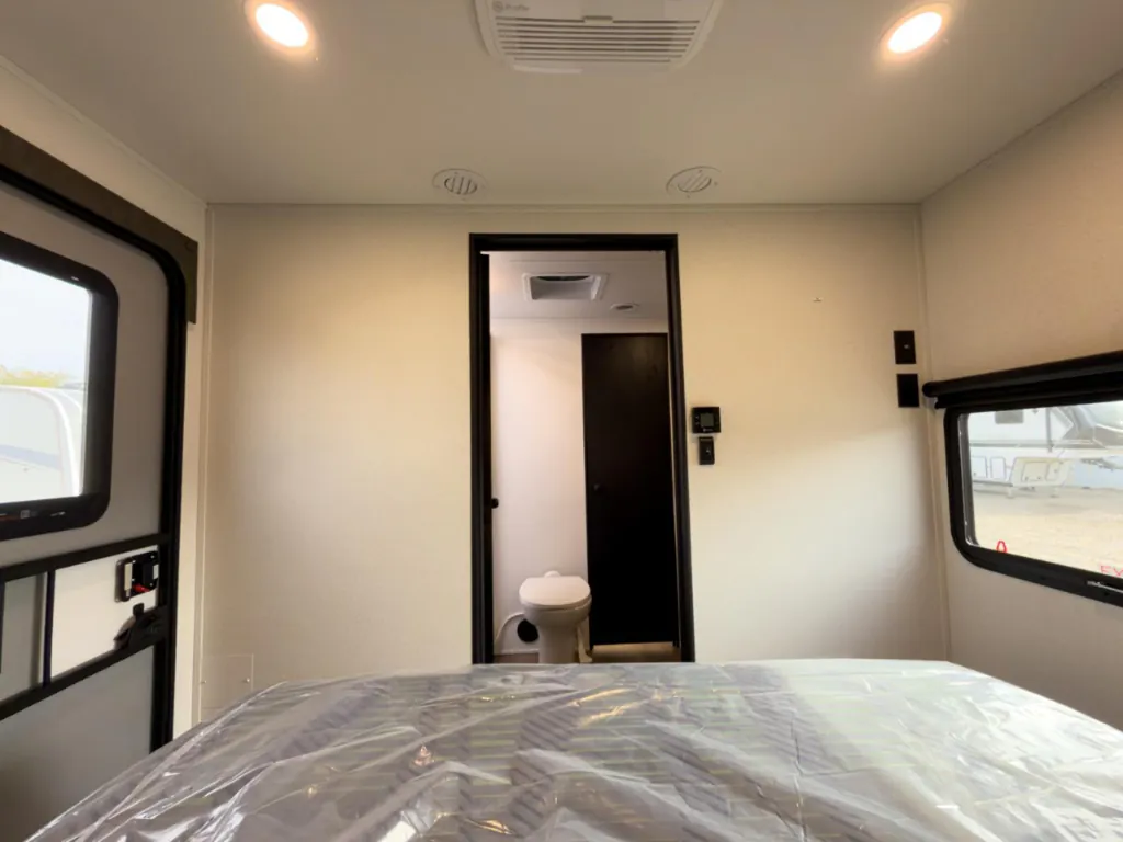 2027 Forest River Solaire 3150TBSS, Photos photo 45