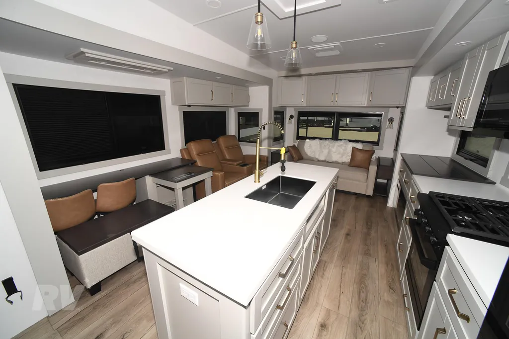 2026 Brinkley Model Z 3600, Photos photo 13