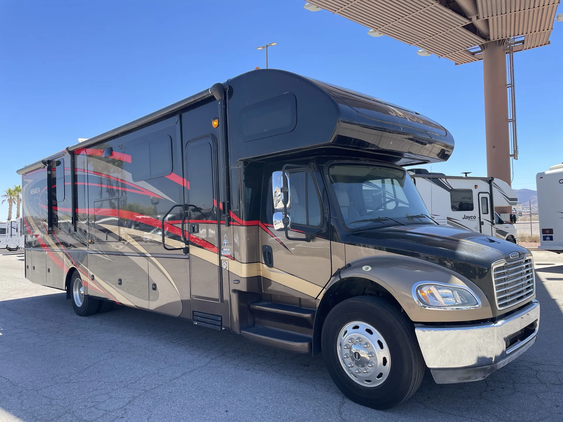 2019 Jayco Seneca 37TS - Photo 2