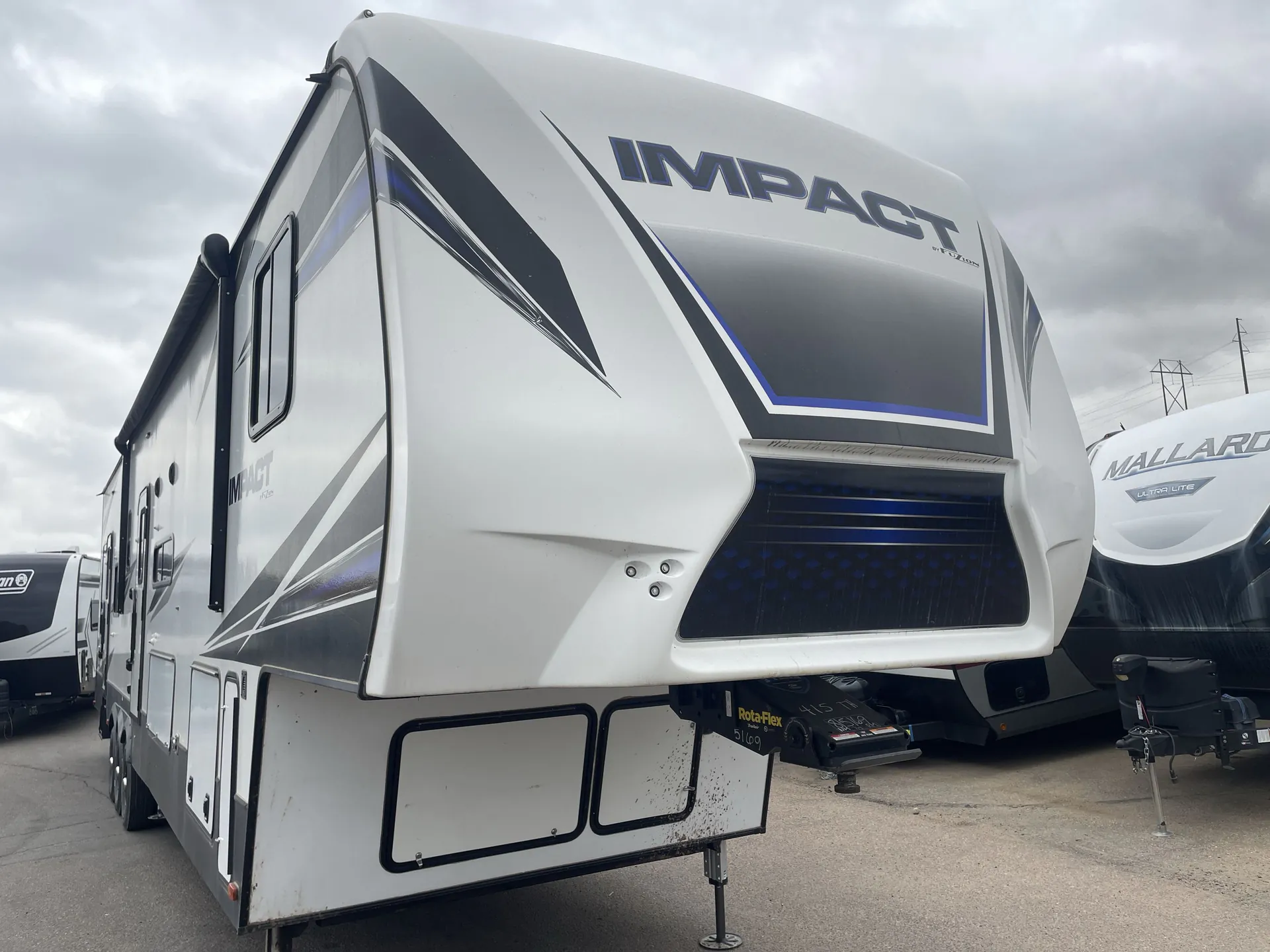 2020 Keystone Impact 415 — Photo 1