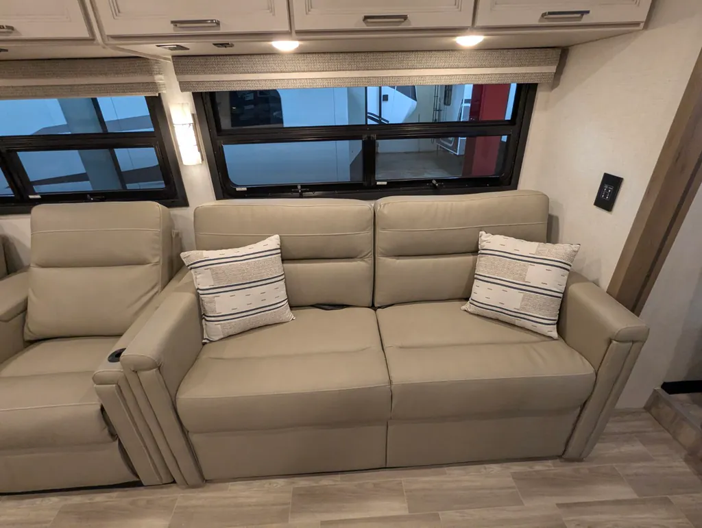 2027 Thor Motor Coach Windsport 36H, Photos photo 20